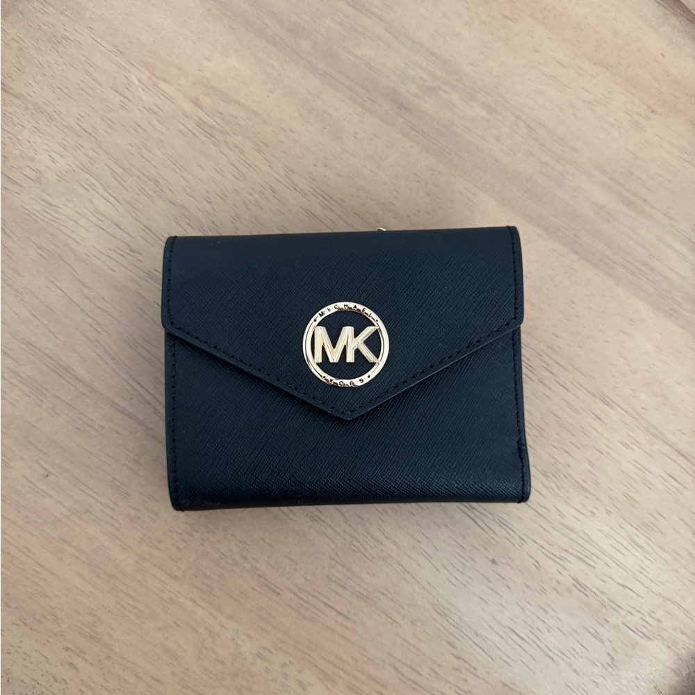 Michael Kors Medium Envelope Tri-Fold Logo Closure Wallet